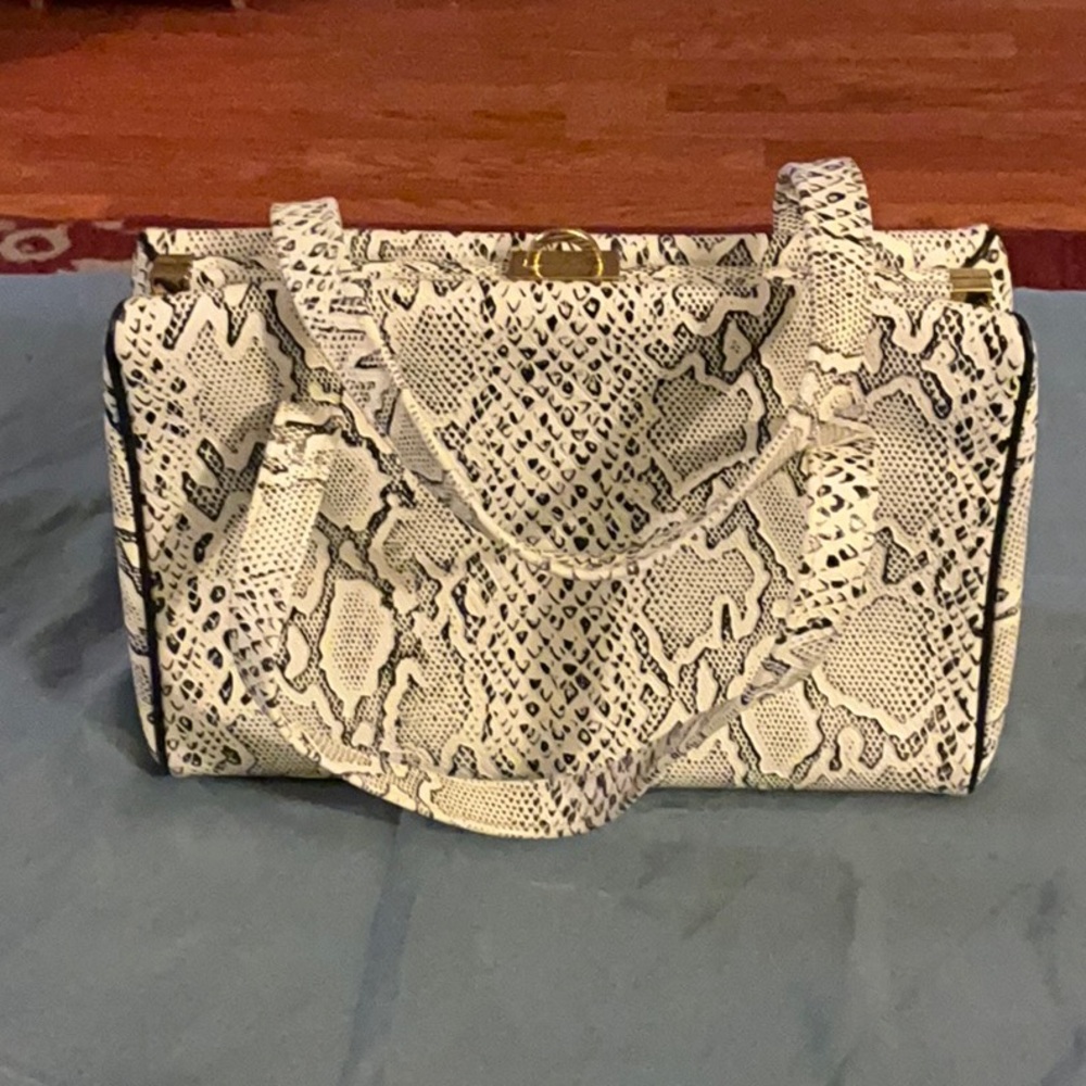 Chic  de Paris Snake Print purse in Black and Cream